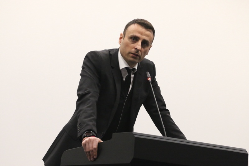 Димитър Бербатов бе избран за шеф на БФС на алтернативен конгрес