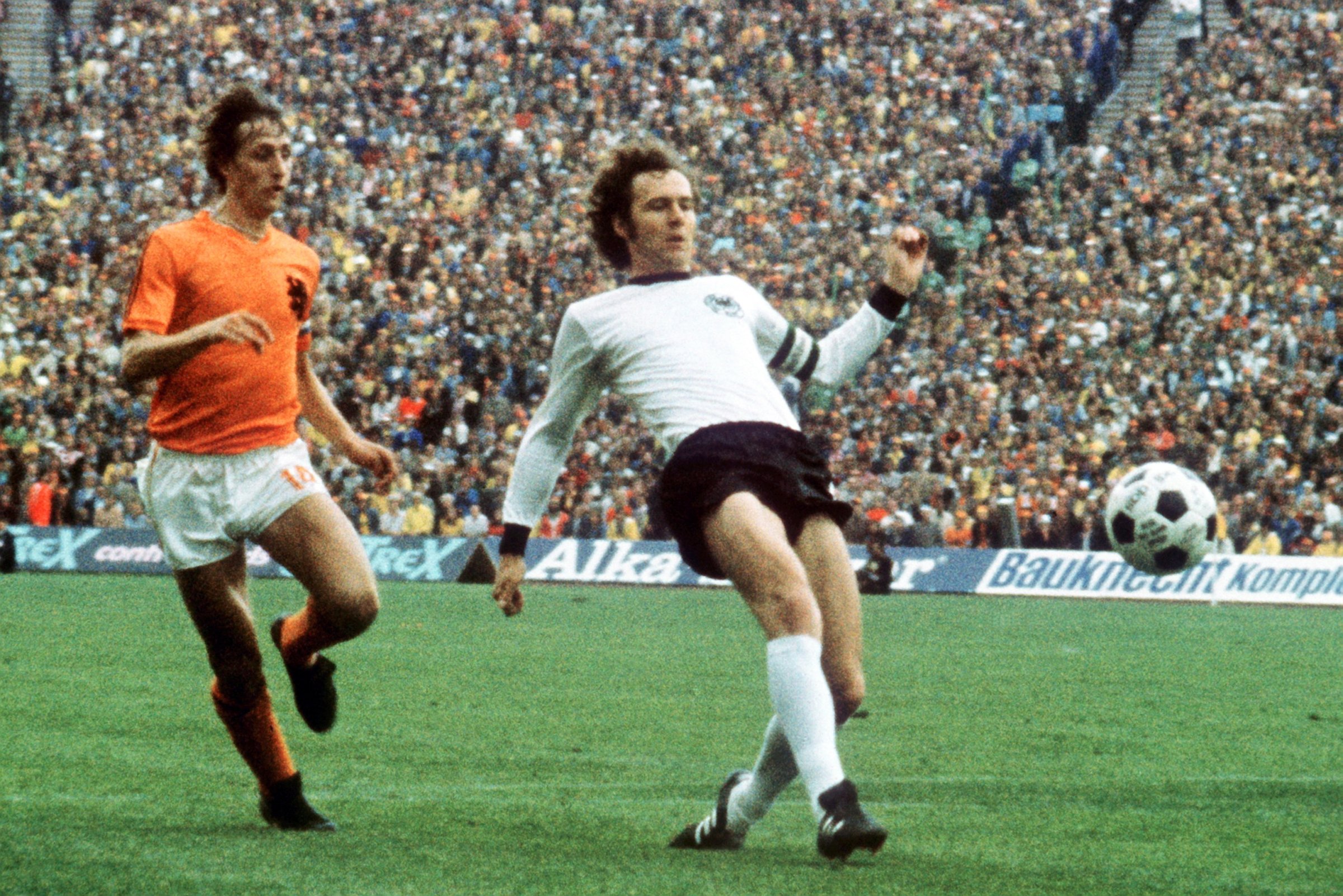 Бекенбауер и Йохан Кройф на финала 1974 г.