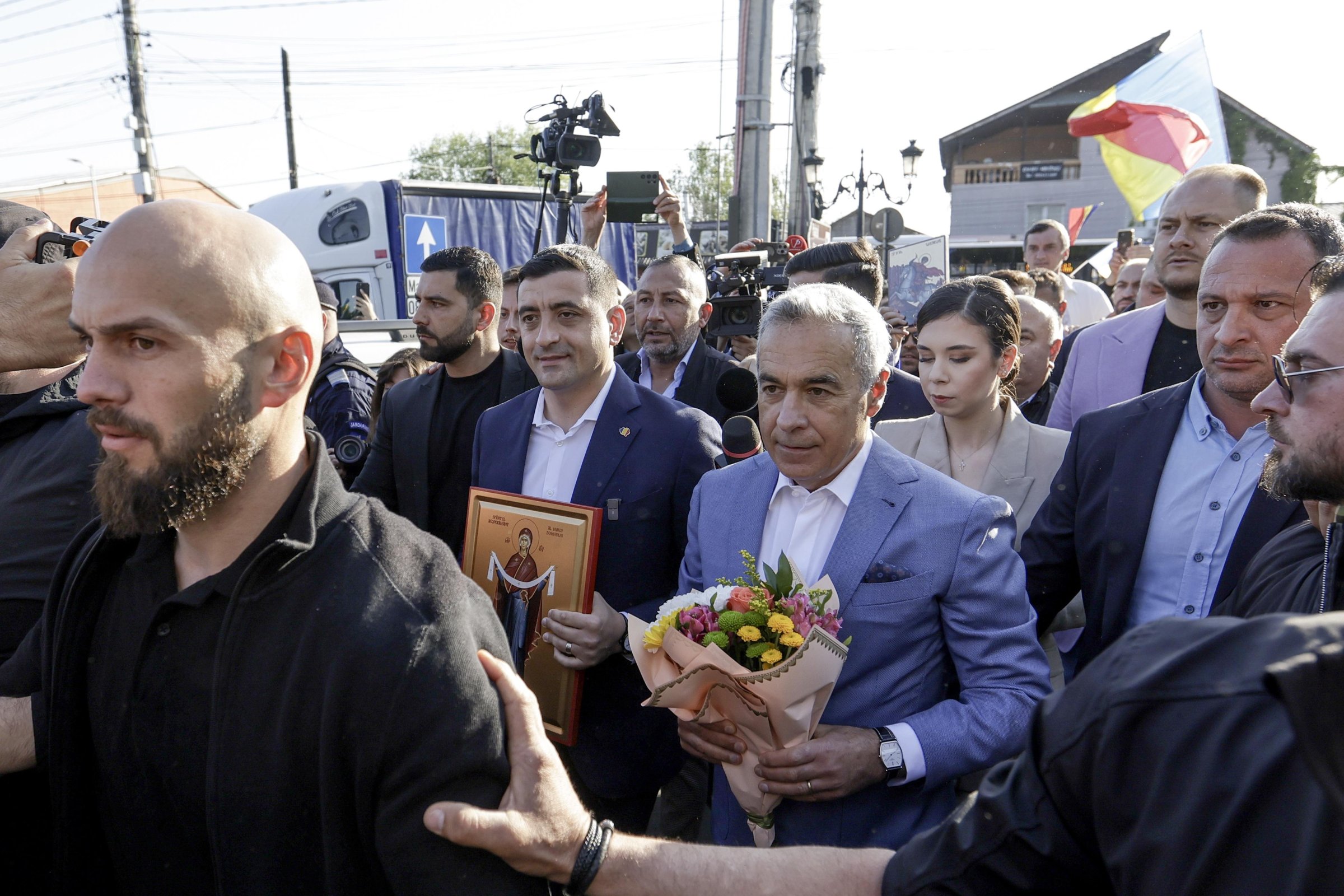  Джордже Симион, Калин Джорджеску 