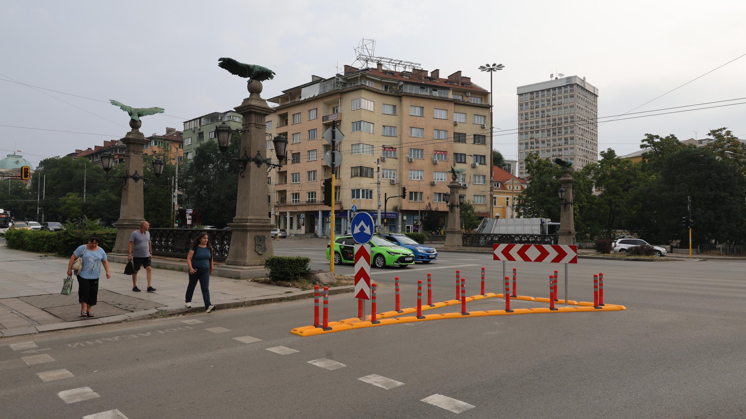 Остров на Орлов мост в София. Сн. БГНЕС