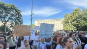"За бъдеще в България". Медици на протести за по-достойни заплати и условия на труд
