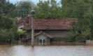 Над 400 къщи наводнени в ловешко село, Етем пое кризата с пороите