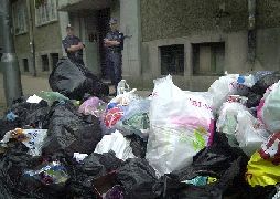 Намаляващото население у нас ще произвежда все повече отпадъци 