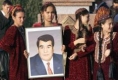 След 21 години диктатура почина Туркменбаши