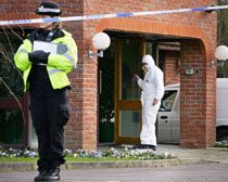 Трети ден се взривяват писма-бомби във Великобритания