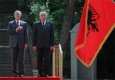 Буш поиска спиране на "безкрайния диалог" за Косово