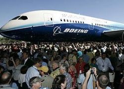 “Боинг” представи новия 787 Dreamliner 