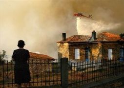 Гръцкото правителство изплаща компенсации за пожарите