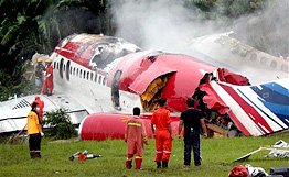 Жертвите на разбилия се самолет в Пукет станаха 91 души
