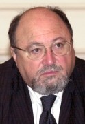 Курсът към Доган на път да разцепи СДС