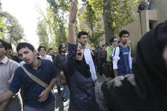 Студенти протестираха срещу иранския президент