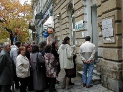 Токът в Западна България ще се плаща безкасово само в две банки