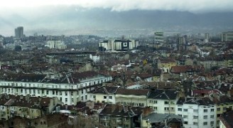София осъмва основно прекроена за изборите