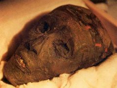 Лицето на Тутанкамон изложено пред света