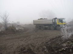 Фирма засипа с боклуци защитена зона край София 
