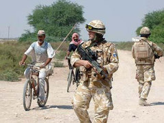Британското командване остави Басра на иракските части