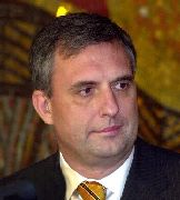 Калфин призова Белград да не обвързва евроинтеграцията си с Косово