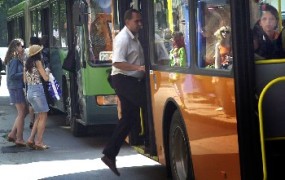 Борисов пак се извъртя – билетът за градски транспорт става лев от 1 юли