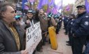 Металурзи протестират пред МИЕ, министърът е в Мексико