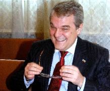 В отсъствието на Румен Петков, съдът изненадващо отложи делото му