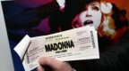 Истерия сред феновете на Мадона и AC/DC за билети 