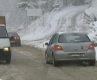 Първопролетният сняг блокира пътища, села останаха без ток