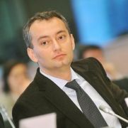 Първо уволнение и в Министерството на отбраната