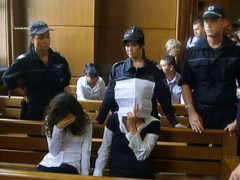 Съдът пусна от ареста двете дами от поршето пред "Червило"