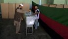 Афганистан гласува под заплаха от терор 