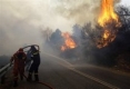 Стотици бягат от Атина заради настъпващи пожари 