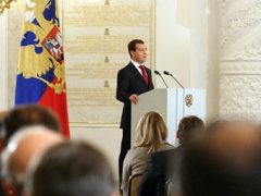 Медведев обеща всестранна модернизация на Русия
