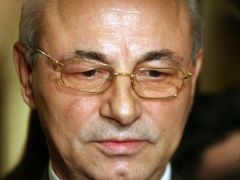 Доган подмени антуража