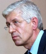 Румен Овчаров оттегли оставката си като лидер на БСП-София