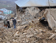 Десетки жертви при земетресение в Източна Турция