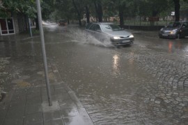 Канализацията на Пловдив отказа, бедствено положение в Пазарджишко