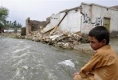 Още един милион души евакуирани заради наводненията в Пакистан