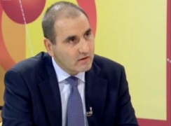 Вътрешният министър нямал достъп до сметката от 1 млн. евро, за която го обвини Трактора 