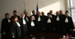 Съдебната система блокира заради дълг на правителството към адвокатите