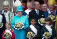 Кралица Елизабет отбеляза 85-я си рожден ден с пищна церемония 