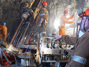 "Дънди" ще търси ценни метали край Тополовград и Гълъбово