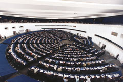 ЕП  поиска всички страни членки да махнат ограниченията за български и румънски работници
