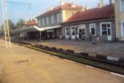 Московски обеща нито едно населено място да не остане без влак