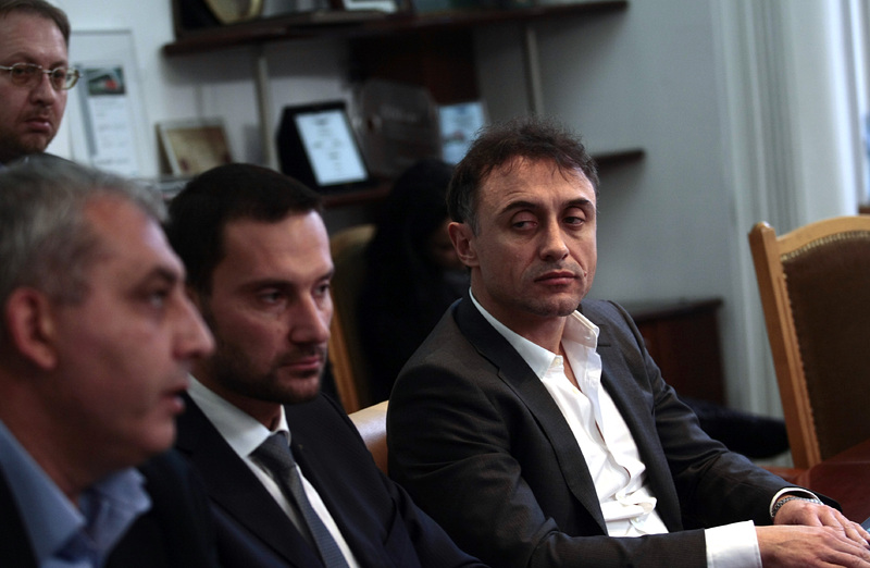 Петър Бунев (вляво) частично се разбра с шефовете на БДЖ. Сн.БГНЕС 