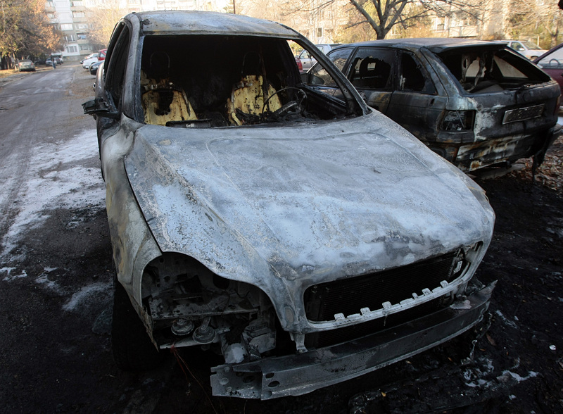 Още три коли изгоряха в София