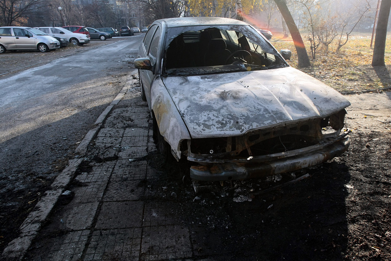 Една от опожарените в "Младост" коли, за които е заподозрян Ковачки. Снимка: БГНЕС