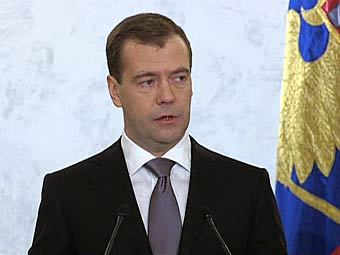 В края на мандата си Медведев се сети да предлага реформи