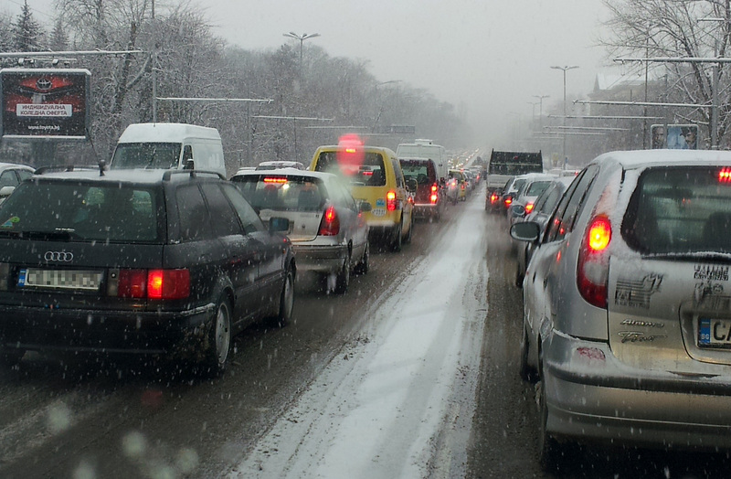 Задръстване на "Цариградско шосе" в София заради снега. Сн. БГНЕС