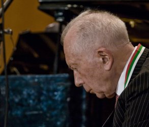 Почина големият пианист от български произход Алексис Вайсенберг