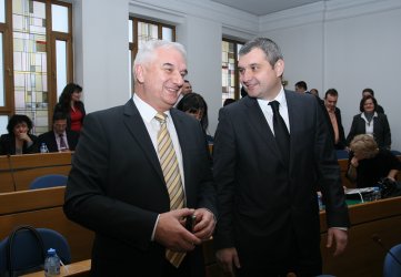 Старият и новият председател на СОС - Андрей Иванов и Елен Герджиков. Сн. БГНЕС