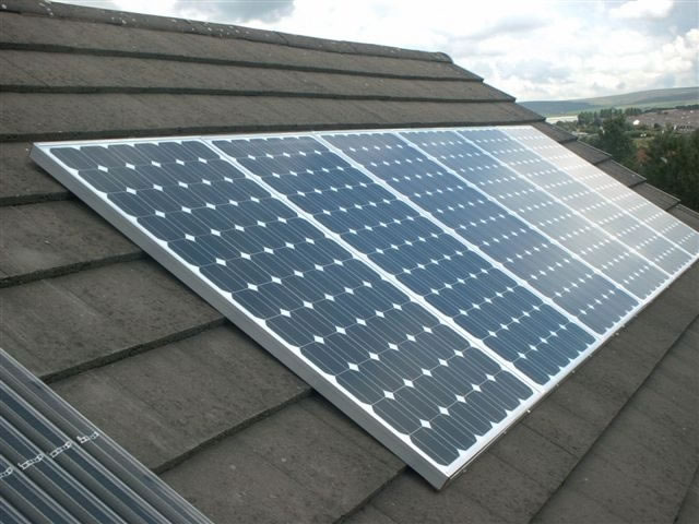 Улеснява се поставянето на слънчеви покриви върху къщи